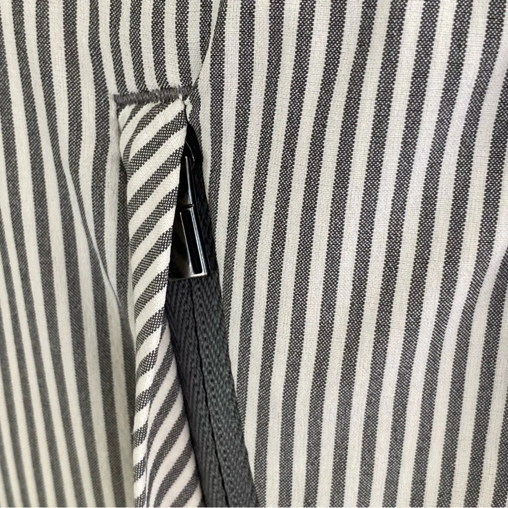 Athleta Brooklyn Women Skirt Skort Size 6 Striped Stretch Gray White Zip Pockets - Picture 2 of 9